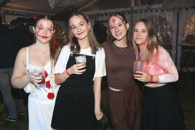 Für alle, die am 31. Oktober zur Halloween-Party verkleidet kommen, gibt es einen Gratis-Shot.  | Foto: Sona Hasoyan