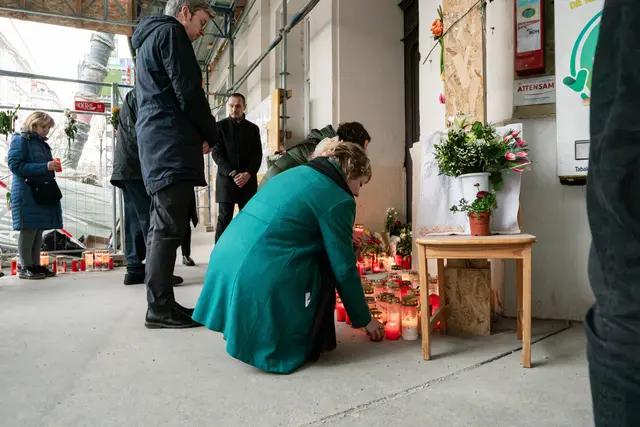 Zahlreiche Menschen gedachten der Opfer am Alsergrund.  | Foto: codyflinker
