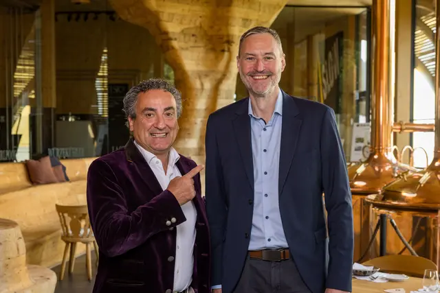 Mit 16. September hat Herbert Stranzinger (l.) die Geschäftsleitung an Stefan Oberdacher (r.) übergeben. | Foto: Stiegl-Gut Wildshut/wildbild