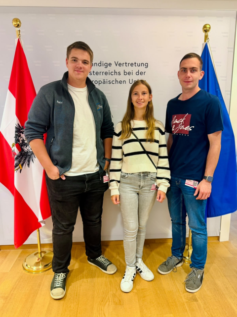 Für Reinhard Habisohn, Laura Exl und Christian Albrecht bot die Reise die Gelegenheit, europäische Politik vor Ort kennenzulernen und eigene Eindrücke aus Brüssel mitzunehmen. | Foto: VPNÖ
