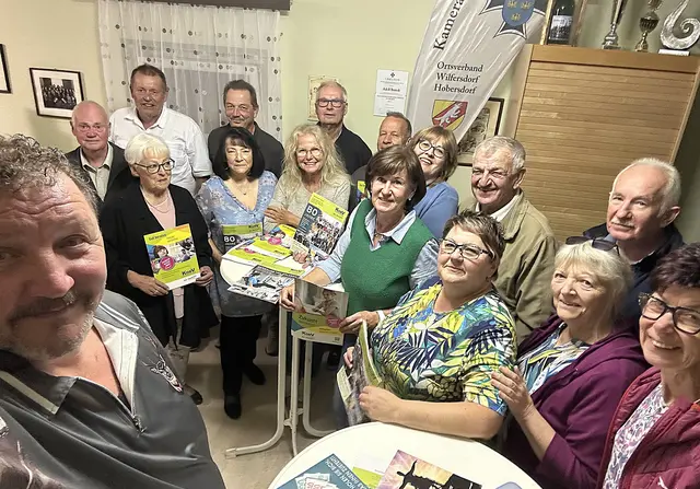 ÖKB-Obmann Josef Kohzina, Johann Diewald, Irene Rainer, Erich Embacher, Andrea Meißl, Horst Höfner, Helga Gerlach, Walter Jarmitsch, Hansi Meißl, Christine Kohzina, Vizepräsidentin Maria Kautz, Erich Wallisch, Inge Hochmeister, Marianne Amon, Karl Hochmeister, Veronika Geyer. | Foto: ÖKB