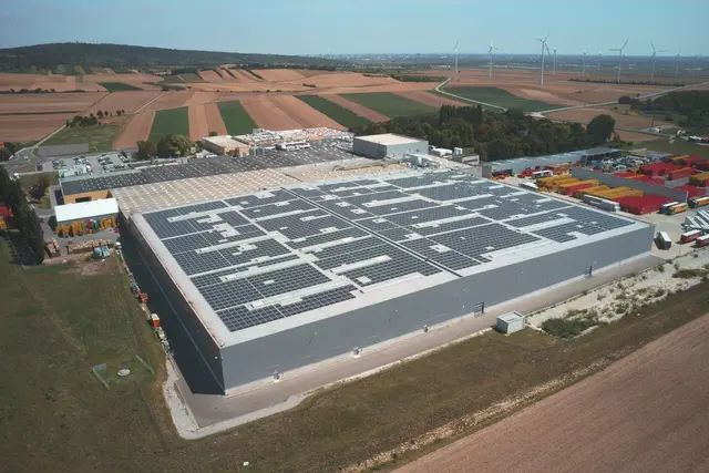 Das 2013 eröffnete Werk von Coca Cola erstreckt sich über eine Fläche von 355.000 m² und ist das Herzstück des Unternehmens in Österreich | Foto: Coca-Cola HBC Österreic