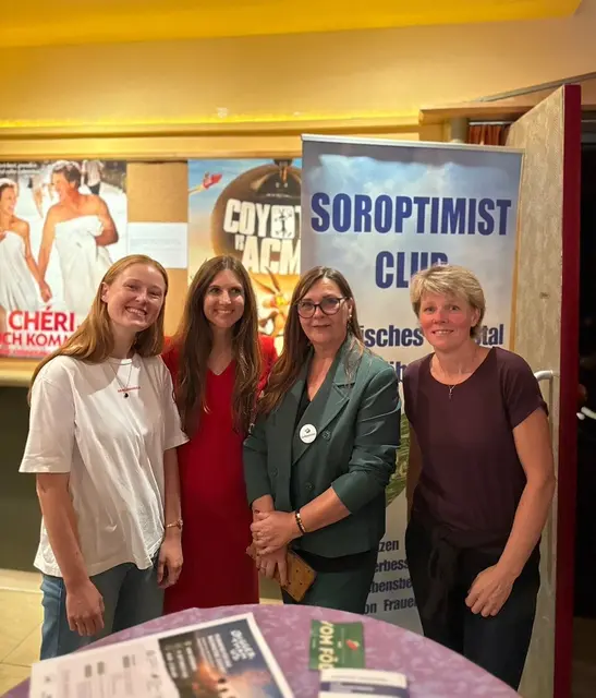 Waren beim Filmabend dabei: Anna Lindtner, Marika Stocker, Birgit Wurzwallner und Monika Gerharter | Foto: Club Soroptimist/Schaumberger