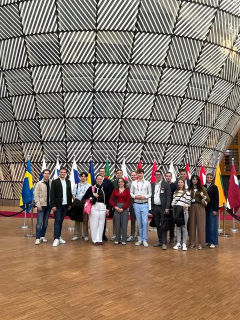 Die Teilnehmer vor dem Ratsgebäude | Foto: VPNÖ
