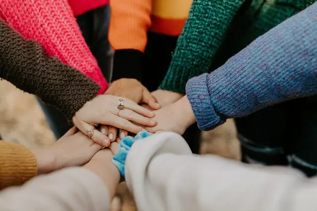 Durch den Spendenlauf und die Unterstützung der Sponsoren kamen 9.014 Euro für Tiroler Familien in Not zusammen. (Symbolbild) | Foto: Unsplash/Hannah Busing