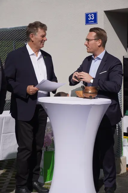 GF Walter Soier im Gespräch mit Wohnbaureferent LHStv. Philip Wohlgemuth. | Foto: AMG