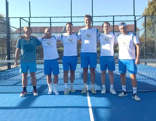 Das motivierte Padelteam von Kimasol nutzte den Heimvorteil und qualifizierte sich mit zwei Siegen in Gössendorf für die Playoffs. | Foto: Kimasol