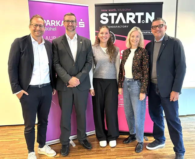 Thomas Hechenberger (Sparkasse Kitzbühel), Thomas Huber, Karin und Barbara sowie Gregor Gebhardt (alle Stadtmarketing Kitzbühel). | Foto: Habison
