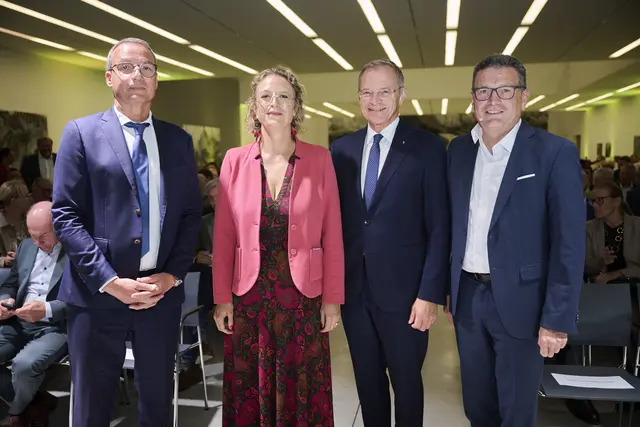 Von links: Johann Stroblmair, Veronique Wolfram, LH Stelzer und Helmut Reisinger. | Foto: OÖVP