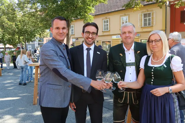 Drei Männer und eine Frau