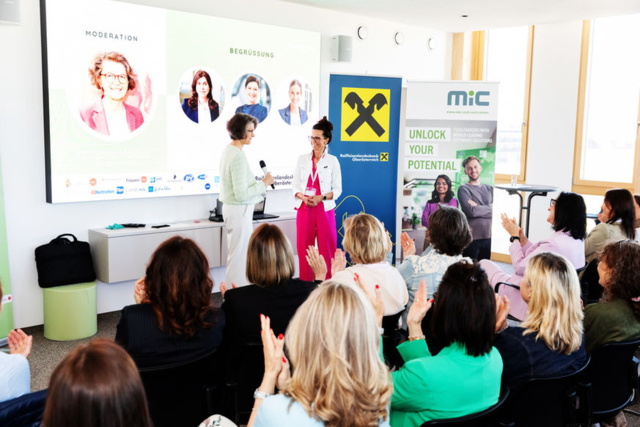 Das Female Business Mingle möchte Frauen auf ihrem Weg auf der Berufsleiter helfen. | Foto: Raiba Ried