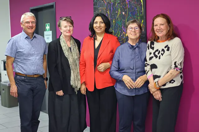 AMS-GL Manfred Dag, Politikwissenschaftlerin Alexandra Weiss, SPÖ-Landesfrauenvorsitzende NR Selma Yildirim, Bezirksfrauenvorsitzende Anna Grafoner, Renate Magerle, Obfrau des Frauen- und Mädchenberatungszentrum Kitzbühel. | Foto: Hitthaler
