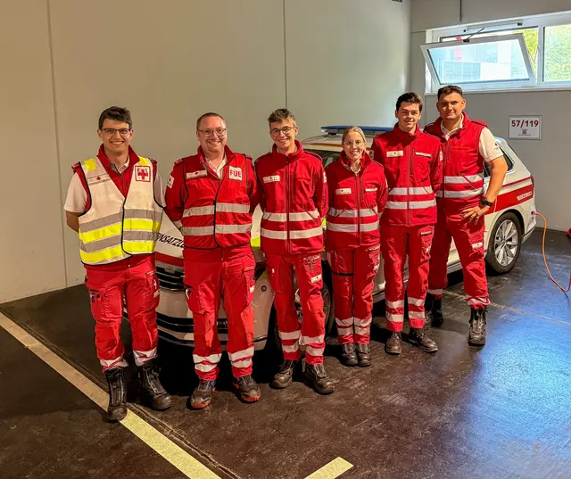Ein Dachbodenbrand, starke Rauchentwicklung und mehrere Verletzte: Bei einer groß angelegten Einsatzübung in der Justizanstalt Sonnberg probten Einsatzkräfte und Behörden gemeinsam den Ernstfall. | Foto: ÖSTERREICHISCHES ROTES KREUZ