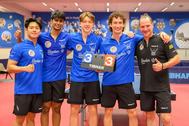 Alex Chen, Snehit Suravajjula, Jakub Piwowar, Eric Glod, Coach Andi Meixner freuen sich über das 3:3 gegen Kennelbach | Foto: Jürgen Pichler