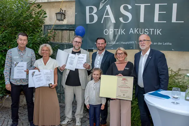 Marianne Bastel gründete das Unternehmen mit ihrem Mann.Geehrt wurden auch langjährige Mitarbeiter | Foto: Fotobäckerei/Kipferl und Sommer