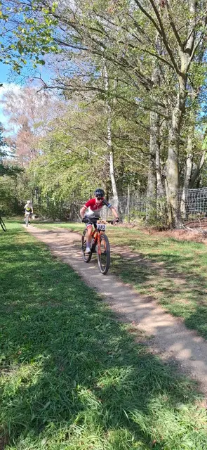 Sandra Pink ist nicht nur im Mountainbike, sondern auch auf der Straße Spitze. | Foto: Crazy Cross-Biker