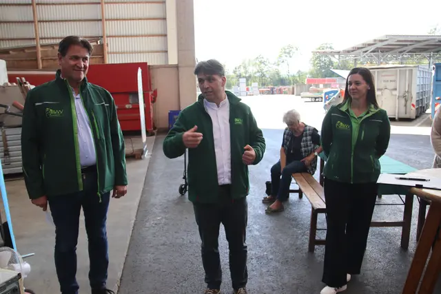 Obmann Anton Edler, Geschäftsführer Wolfgang Haiden, Abfallberaterin Manuela Rauch (v.l.) | Foto: MeinBezirk/Herwig Brucker