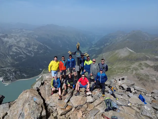 Am Hocheiser zwischen Uttendorf und Kaprun steht seit August 2026 ein neues Gipfelkreuz. | Foto: Sebastian Macho