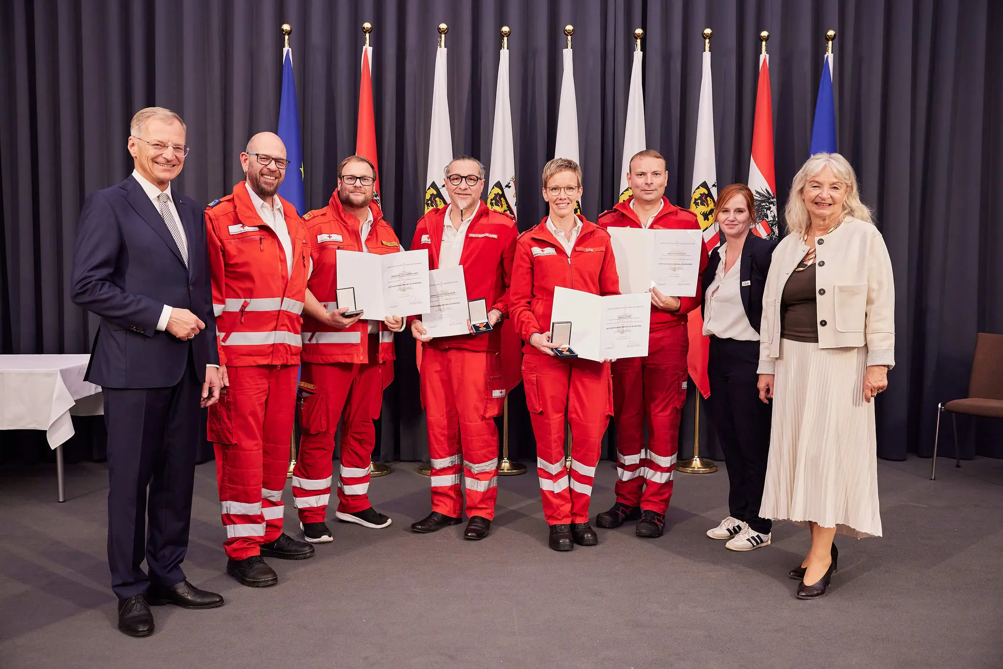 Braunau district: Five rescuers honored for 25 years of service to the ...