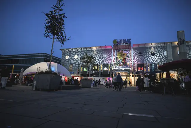 Wenn Innsbruck länger funkelt, wird das größte Einkaufszentrum im Herzen der Stadt zur Bühne für Shopping, Musik und besondere Erlebnisse. | Foto: Franz Oss
