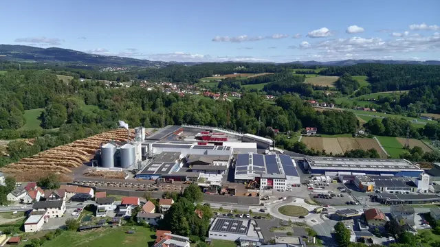Rundflug über das Firmenareal der RUBNER Holzindustrie | Foto: Dietmar HAMMERL