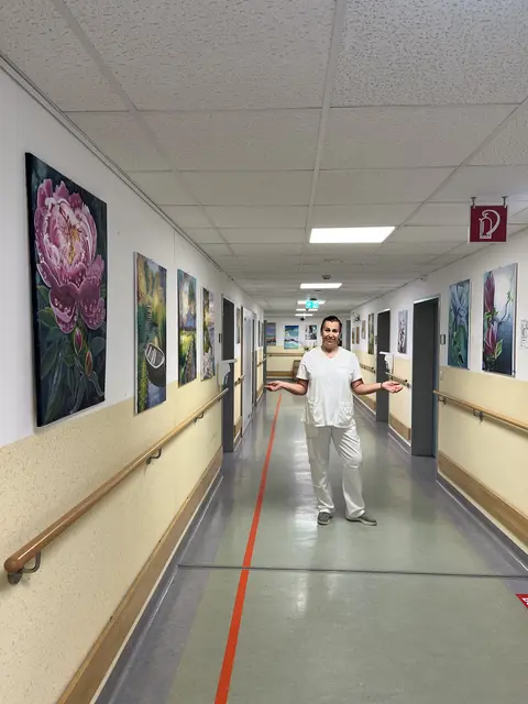 Im Rahmen der landesweiten Tage der offenen Ateliers lädt die diplomierte Gesundheits- und Krankenpflegerin Monika Freywagner dazu ein, Kunst dort zu erleben, wo sonst der Pflegealltag stattfindet.  | Foto: PBZ Klosterneuburg