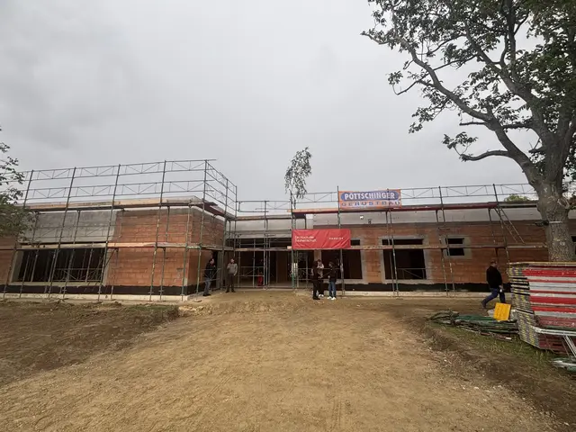 Der neue Natur- und Erlebniskindergarten in Horitschon nimmt Gestalt an. | Foto: Rosenberger Victoria