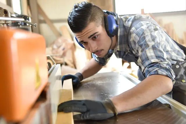 Das Institut für Höhere Studien (IHS) untersuchte im Auftrag des Österreichischen Integrationsfonds (ÖIF) die Situation von 15- bis 24-Jährigen, die weder beschäftigt noch in Ausbildung, Schule oder Schulung sind. (Symbolbild) | Foto: Goodluz/Smarterpix