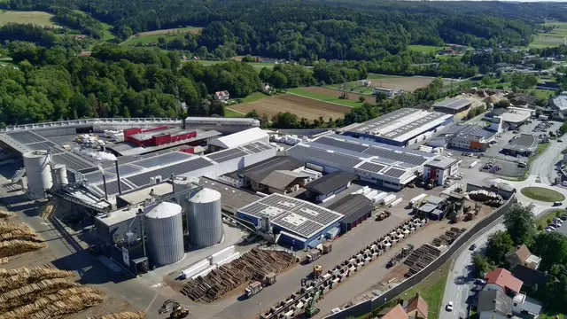 Rundflug über das Firmenareal der RUBNER Holzindustrie | Foto: Dietmar HAMMERL