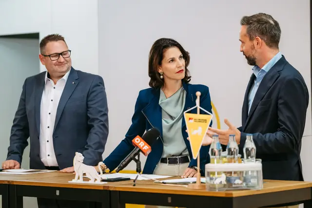 Wolfgang Mayer, Karoline Edtstadler, Stefan Schnöll | Foto: Salzburger Volkspartei / Manuel Horn.