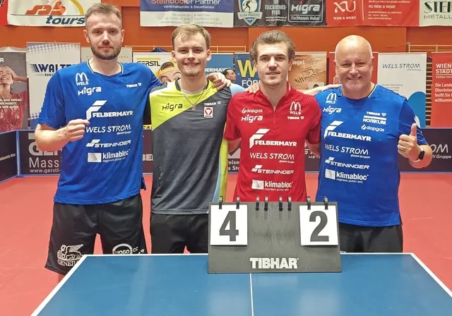 Patryk Zatowka, Maciek Kolodziejczyk, Felix Wetzel und Coach David Huber dürfen sich über einen gelungen Saisonstart freuen. | Foto: SPG Felbermayr Wels