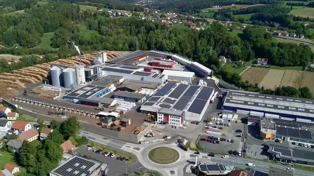 Rundflug über das Firmenareal der RUBNER Holzindustrie | Foto: Dietmar HAMMERL