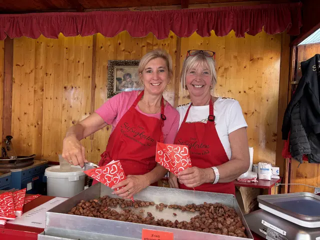 Süßigkeiten aber auf deftiges konnten die Besucher und Besucherinnen am Rupertikirtag erleben.  | Foto: Sabrina Moriggl