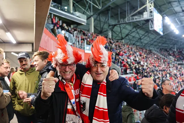 Juuuuuubel: Nach dem Spiel war die Stimmung in der Raiffeisen Arena ob des 3:1-Sieges er Österreicher ausgelassen. | Foto: Reischl