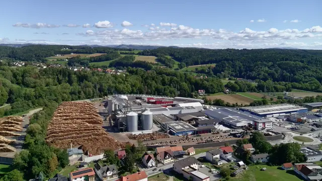 Rundflug über das Firmenareal der RUBNER Holzindustrie | Foto: Dietmar HAMMERL