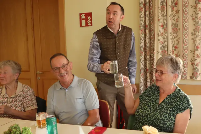 Darauf darf man anstoßen