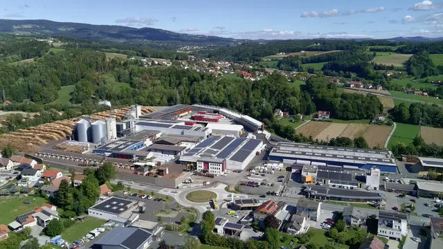 Rundflug über das Firmenareal der RUBNER Holzindustrie | Foto: Dietmar HAMMERL