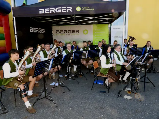 Groß gefeiert wurde 10 Jahre Berger, Fliesen und Natursteine in Waldhausen. Die Egerländer sorgten für beste Stimmung. | Foto: Robert Zinterhof