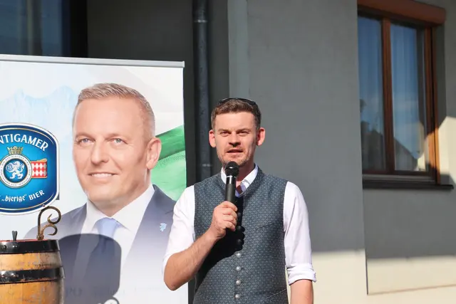 Eine harmonische Stimmung herrschte beim Oktoberfest der FPÖ Feldkirchen. Vzbgm. David Wilfling   und seine Ortspartei erwiesen sich als herzliche Gastgeber.  | Foto: Edith Ertl