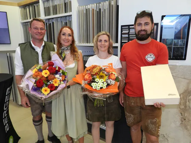 Groß gefeiert wurde 10 Jahre Berger, Fliesen und Natursteine in Waldhausen. Thomas und Danja Berger, Bettina Kummer, Rene Steindl.  | Foto: Robert Zinterhof