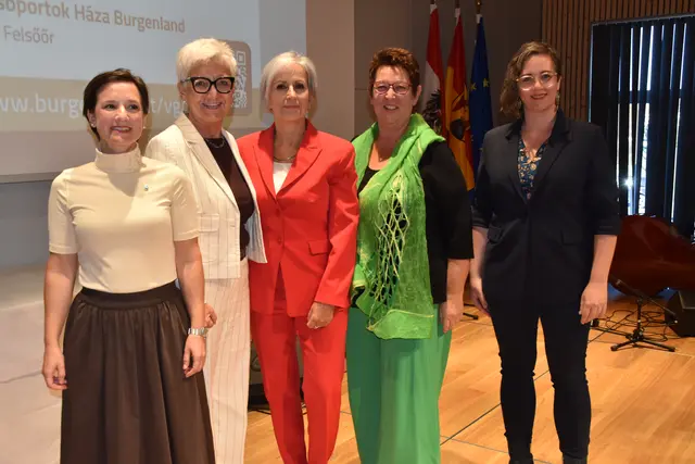 Ministerin Anna Sporrer traf starke Frauen aus der Region. | Foto: MeinBezirk/Michael Strini