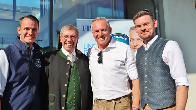 Gastgeber Vzbgm. David Wilfling (re) begrüßte beim Oktoberfest der FPÖ Feldkirchen u.a. LR Stefan Hermann, Bgm. Erich Gosch und LH Mario Kunasek | Foto: Edith Ertl