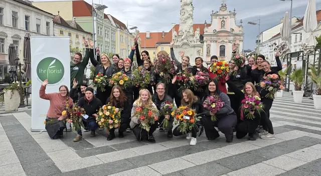 Floristen_Flashmob1:
Beim „Flashmob“ zeigten Niederösterreichs Floristinnen und Floristen höchstes Können und Begeisterung für ihren Beruf.

 

 | Foto: WKNÖ