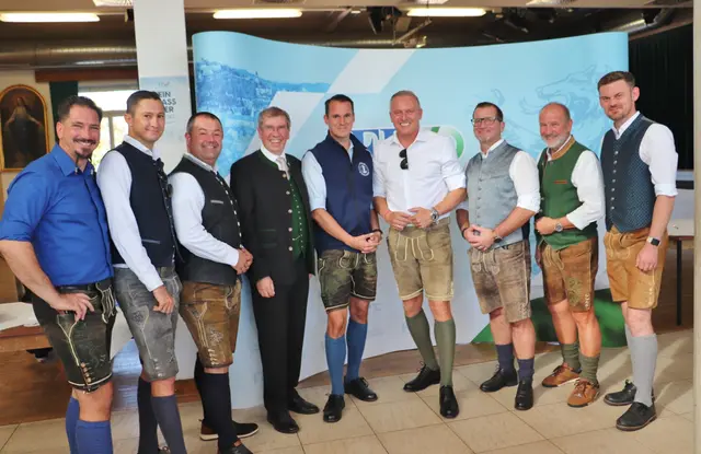 V.l.: Michael Flecker, Robert Mörth, Markus Konrad, Erich Gosch, Stefan Hermann, Mario Kunasek, Reinhold Maier, Peter Samt und David Wilfling | Foto: Edith Ertl