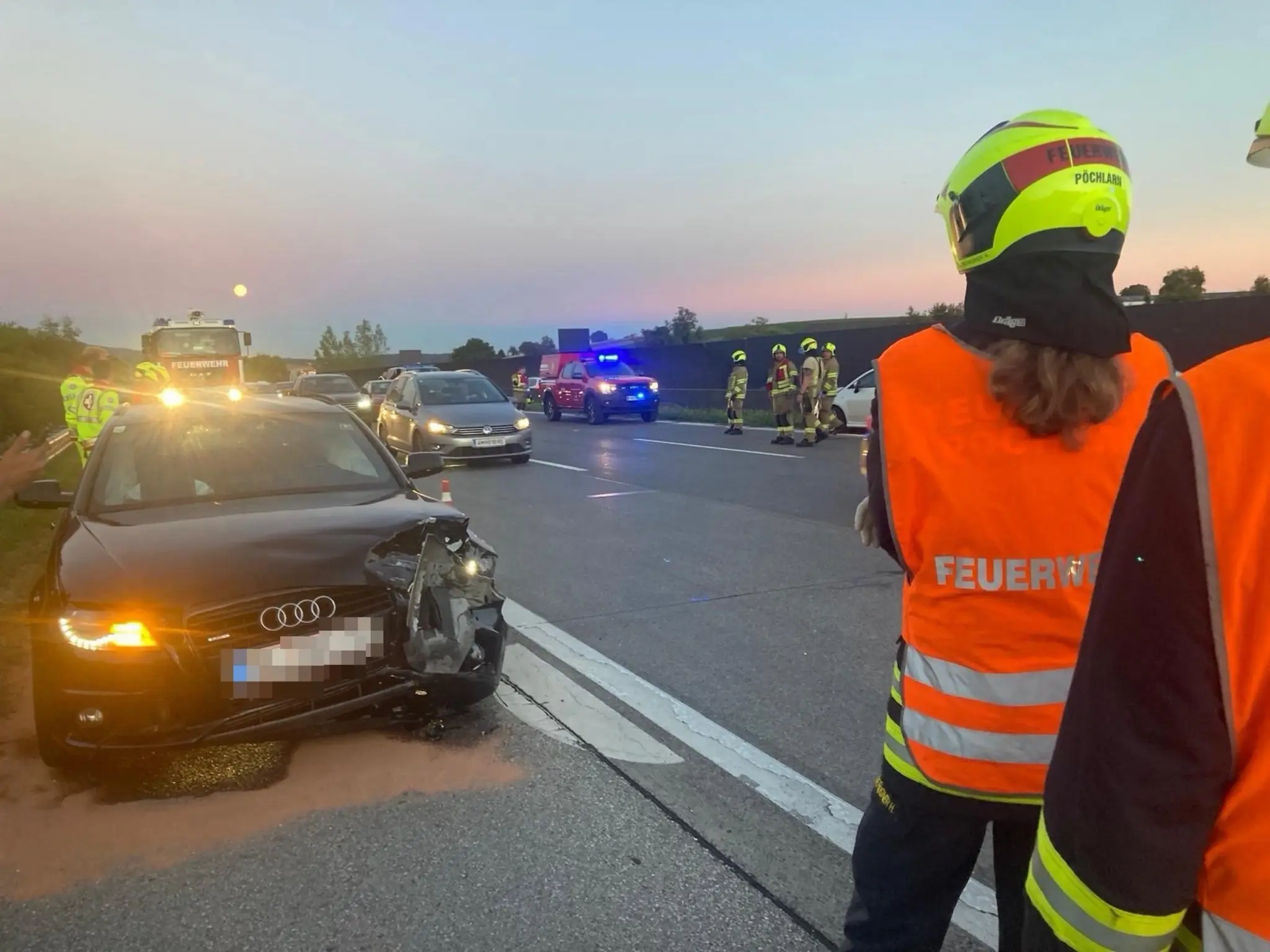 A1 Accident Pöchlarn: Two vehicles collide on A1 - | Mistelbach