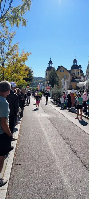 Top-Bedingungen rund um die Strecke, hier am Schlosshotel Velden. | Foto: Ludwig Schneider