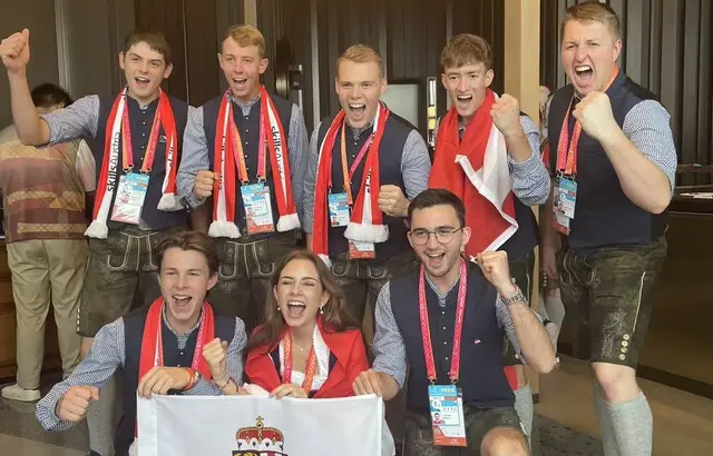 Das OÖ-Team bei den WordSkills 2026. Erste Reihe v. l.: Hannes Sortsch, Sarah Schöftner, Fabian Spitzer. Zweite Reihe v. l.: Marcel Ortner, Simon Weiß, Jonas Danninger, Luca Reitböck und Andreas Land. | Foto: skillsaustria