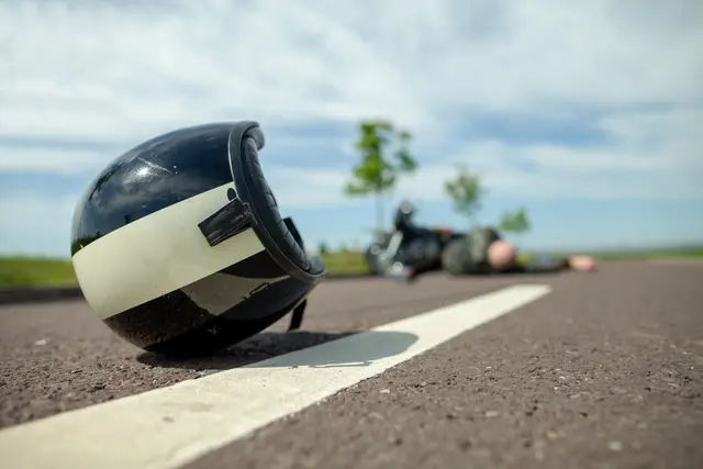 Der 17-jährige Biker aus dem Bezirk Urfahr-Umgebung erlitt schwere Verletzungen.  | Foto: Smarterpix/Huettenhoelscher (Symbolbild)