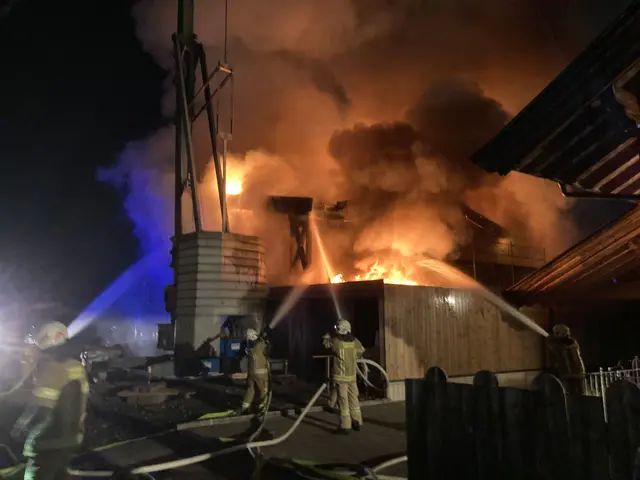 Der Brand konnte durch die FF Oberndorf iT und die FF St Johann gelöscht werden. | Foto: ZOOM.Tirol