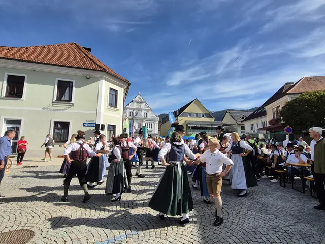 Eine von vielen Volkstanz-Vorführungen bei der Roas in Krieglach. | Foto: Andrea Stelzer